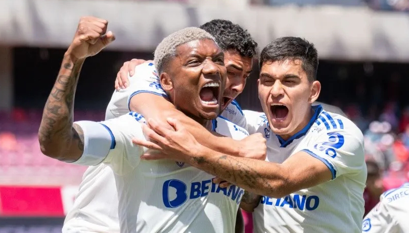 Junior alista las maletas